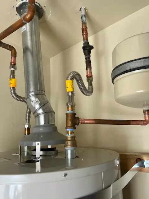 Water heater installation and plumbing repair in DFW Freeport
